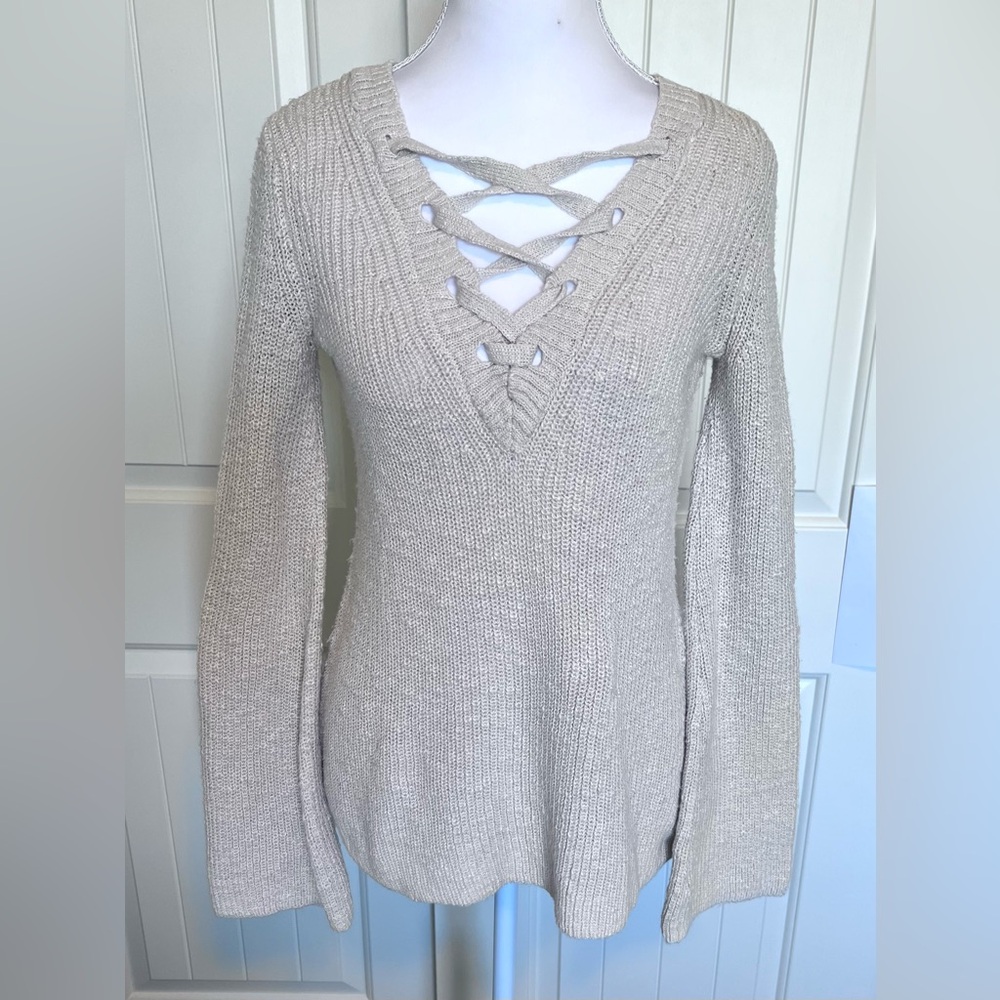 American Eagle Oatmeal V-Neck lace-up Crisscross Flared Sleeve Sweater Sz Small